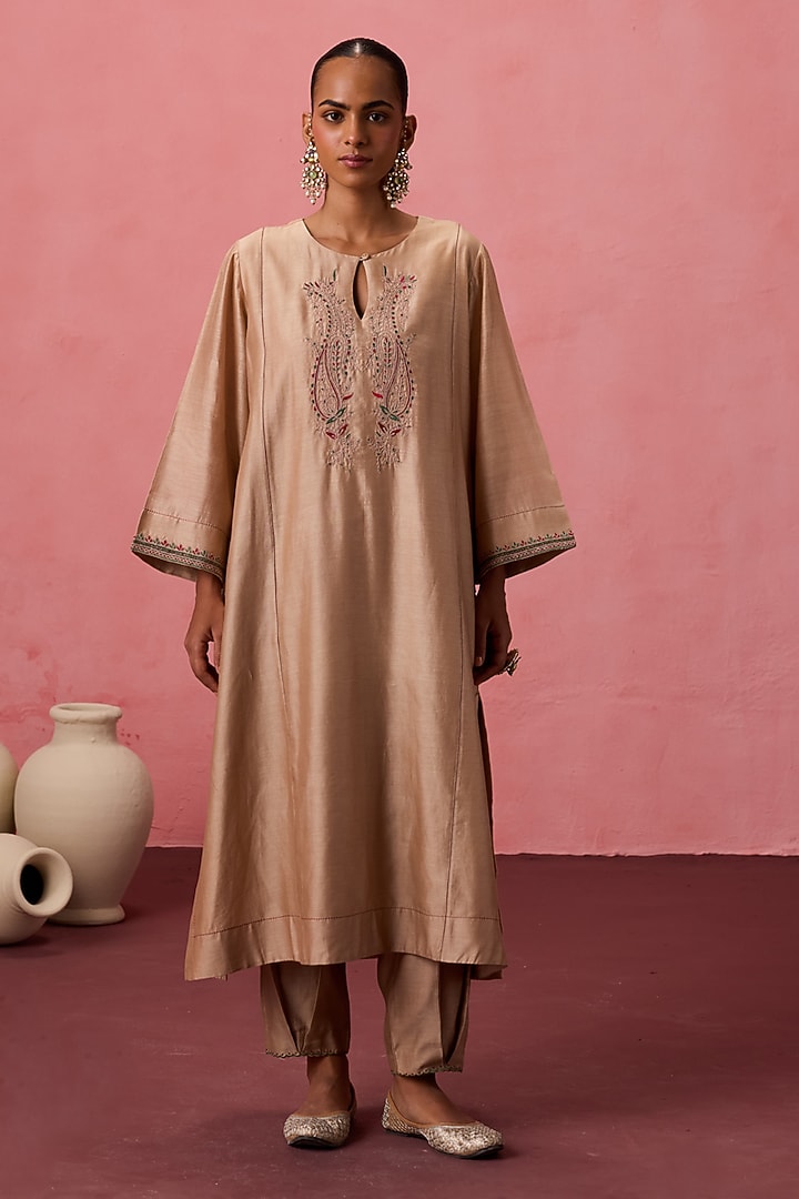Champagne Chanderi Dori Embroidered Kurta Set by JANKI INDIA at Pernia's Pop Up Shop