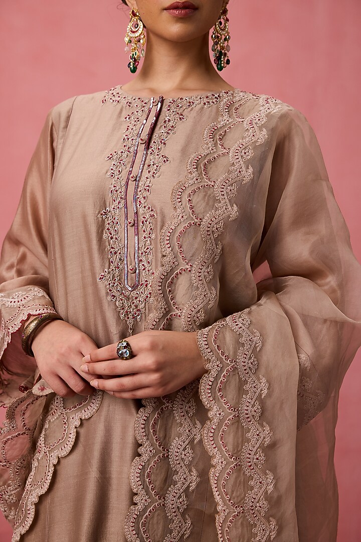 Champagne Chanderi Dori Embroidered Kurta Set by JANKI INDIA at Pernia's Pop Up Shop