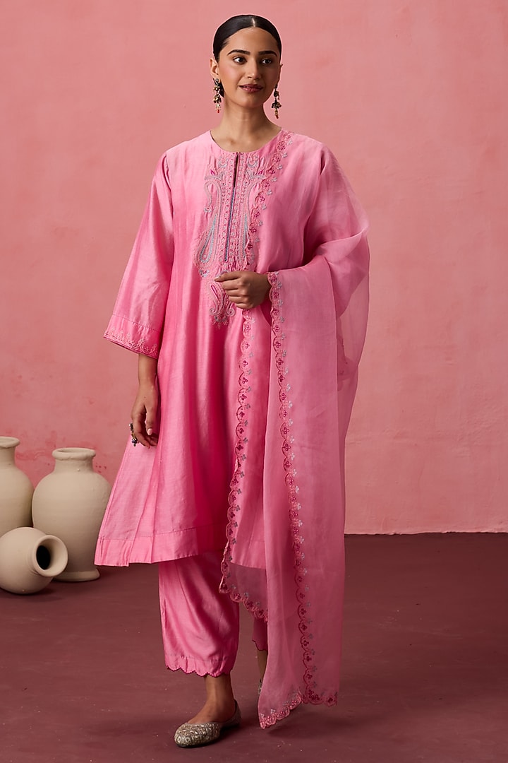 Pink Chanderi Dori Embroidered Kurta Set by JANKI INDIA at Pernia's Pop Up Shop