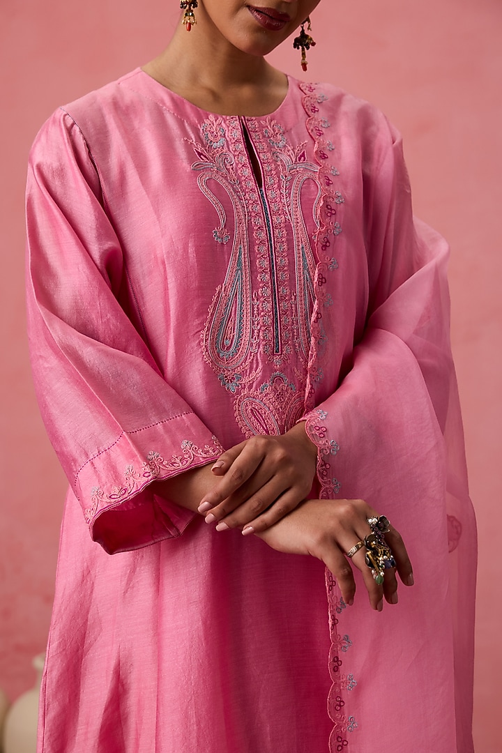 Pink Chanderi Dori Embroidered Kurta Set by JANKI INDIA at Pernia's Pop Up Shop