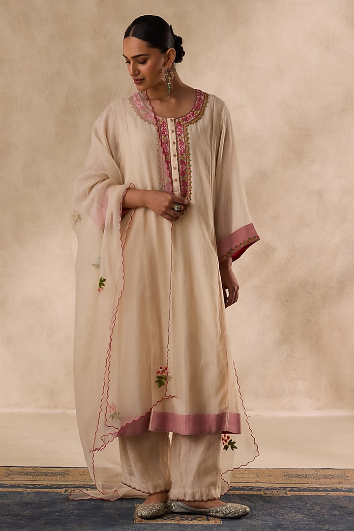 Ivory Chanderi Resham Embroidered Kurta Set by JANKI INDIA at Pernia's Pop Up Shop