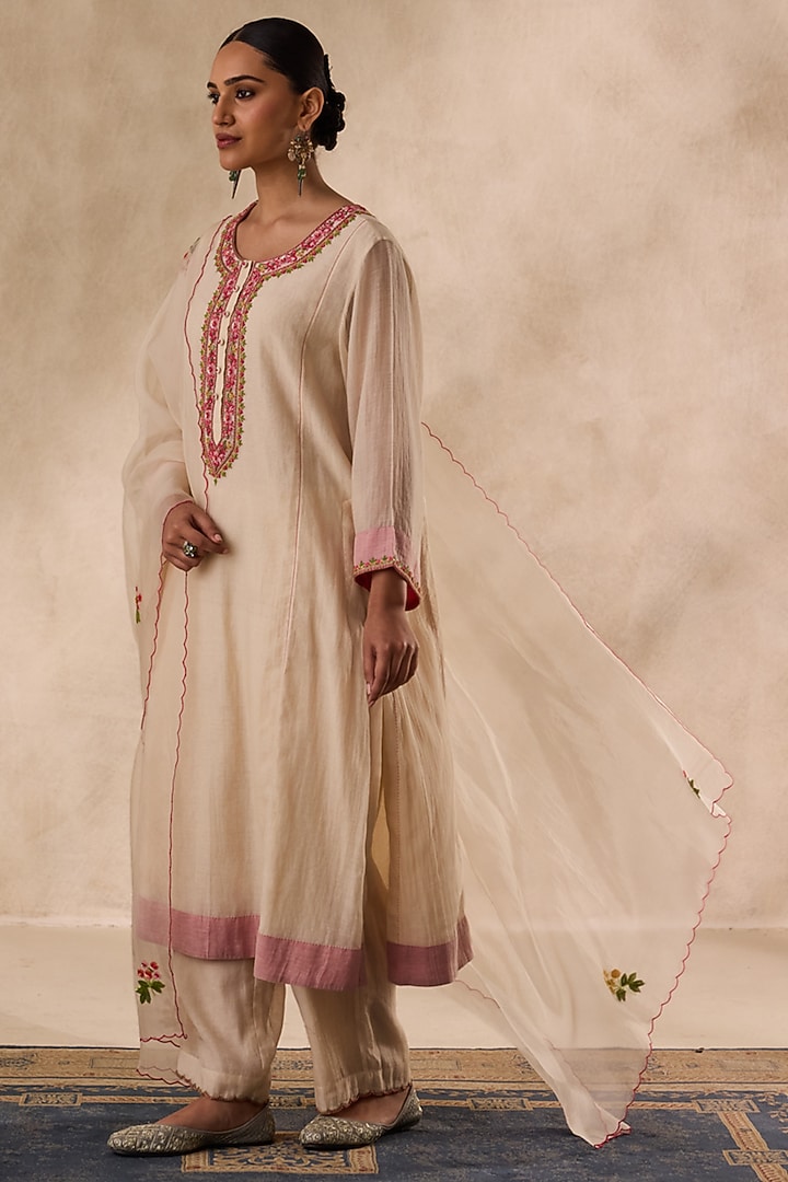 Ivory Chanderi Resham Embroidered Kurta Set by JANKI INDIA at Pernia's Pop Up Shop