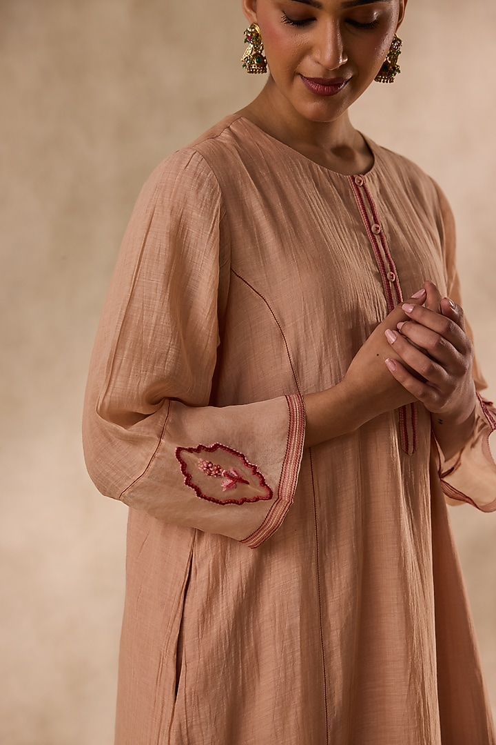 Beige Chanderi Resham Embroidered Kurta Set by JANKI INDIA at Pernia's Pop Up Shop