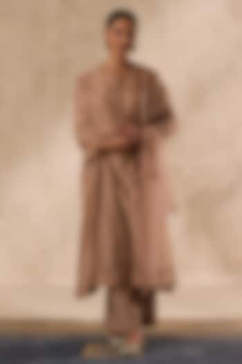 Champagne Chanderi Embroidered Kurta Set by JANKI INDIA at Pernia's Pop Up Shop