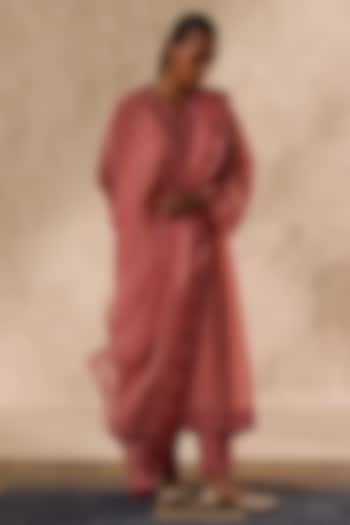 Peach Chanderi Resham Embroidered Kurta Set by JANKI INDIA at Pernia's Pop Up Shop