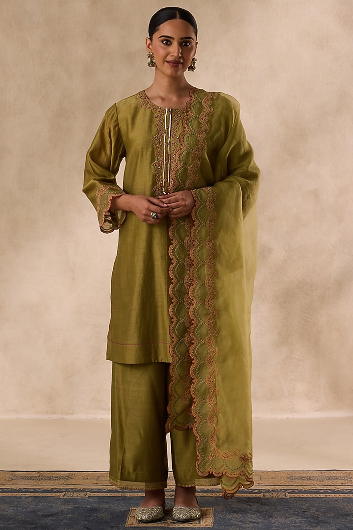 Mehendi Green Chanderi Dori Embroidered Kurta Set by JANKI INDIA at Pernia's Pop Up Shop