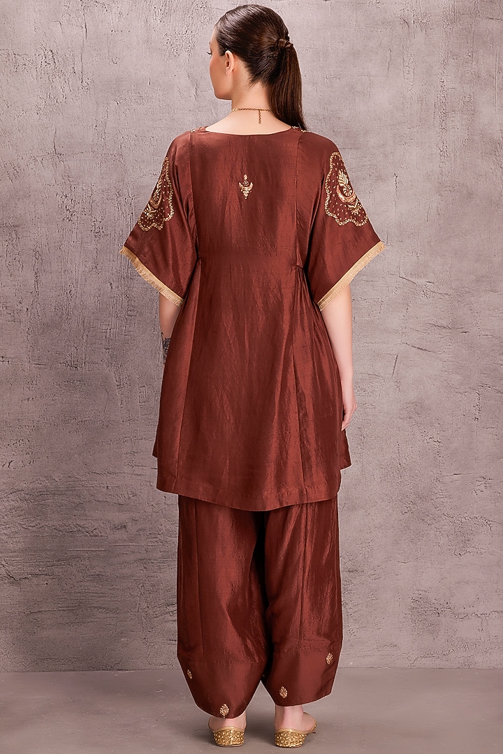 Brown Silk Mukaish Embroidered Kurta Set by JANKI INDIA at Pernia's Pop Up Shop