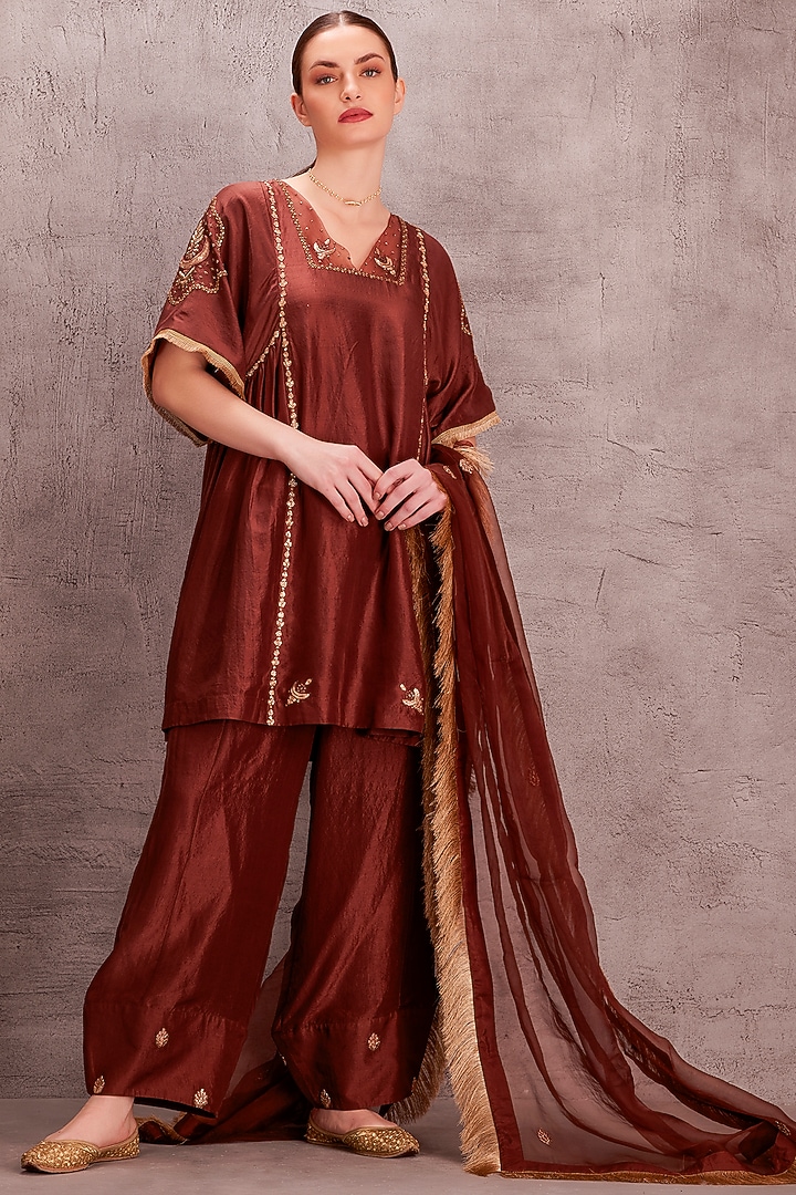 Brown Silk Mukaish Embroidered Kurta Set by JANKI INDIA at Pernia's Pop Up Shop