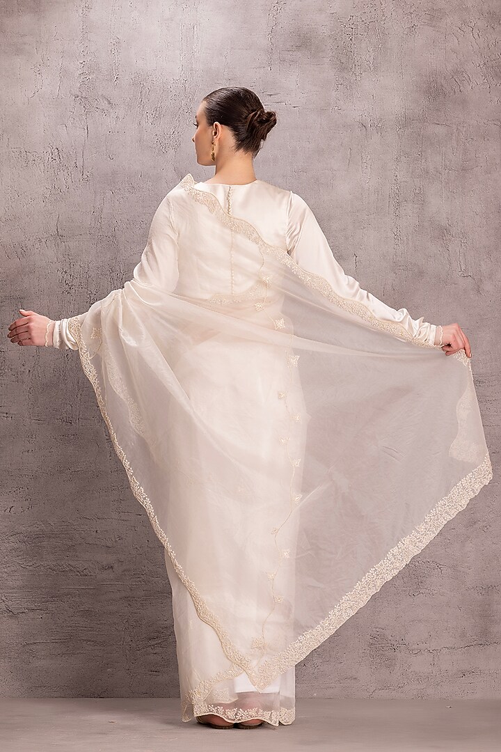 White Pure Silk & Organza Thread Work Wedding Saree Set by JANKI INDIA at Pernia's Pop Up Shop