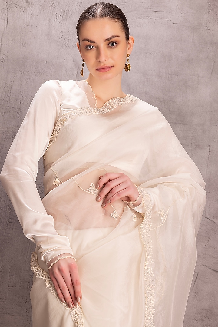 White Pure Silk & Organza Thread Work Wedding Saree Set by JANKI INDIA at Pernia's Pop Up Shop