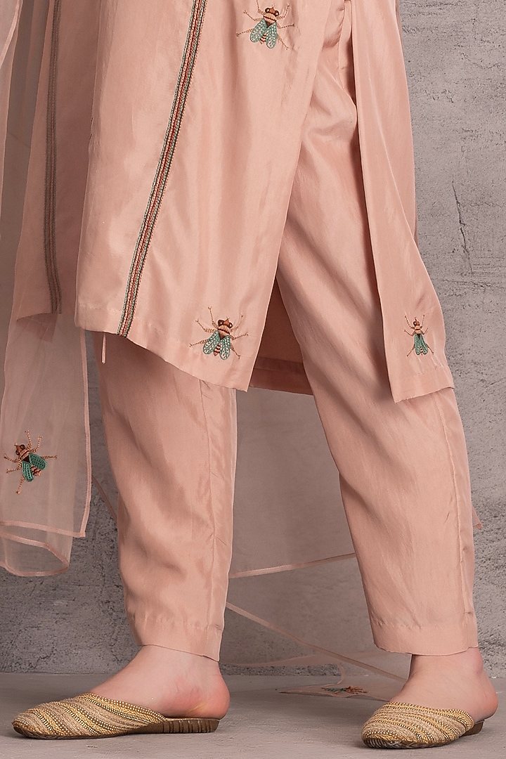 Rose Gold Silk Knot Thread Work Kurta Set by JANKI INDIA at Pernia's Pop Up Shop