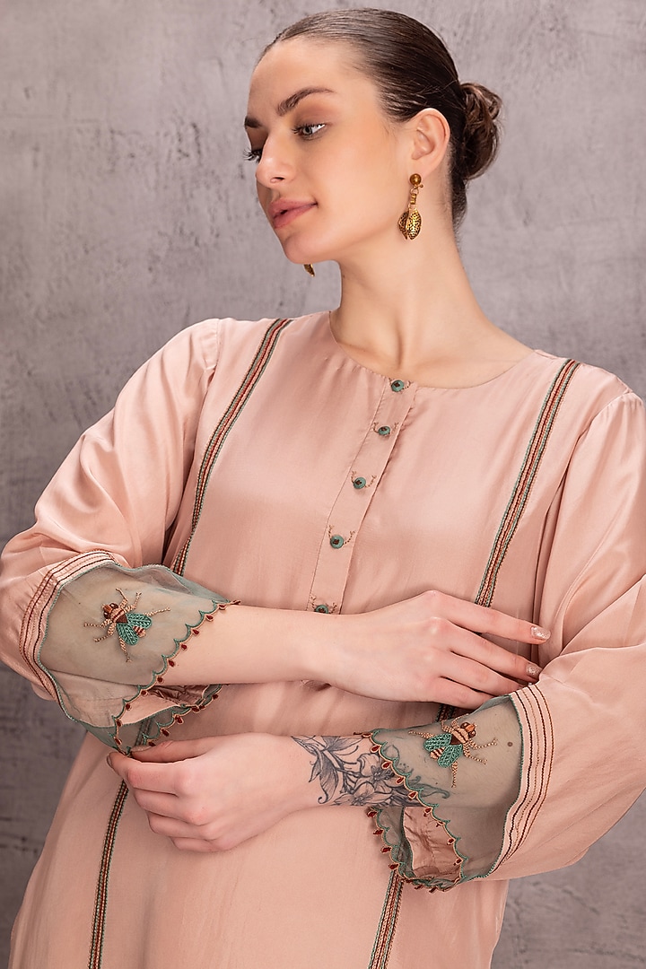Rose Gold Silk Knot Thread Work Kurta Set by JANKI INDIA at Pernia's Pop Up Shop