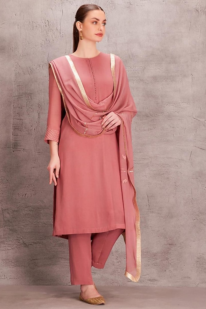 Dusty Pink Georgette Sequins Hand Embellished Kurta Set by JANKI INDIA at Pernia's Pop Up Shop