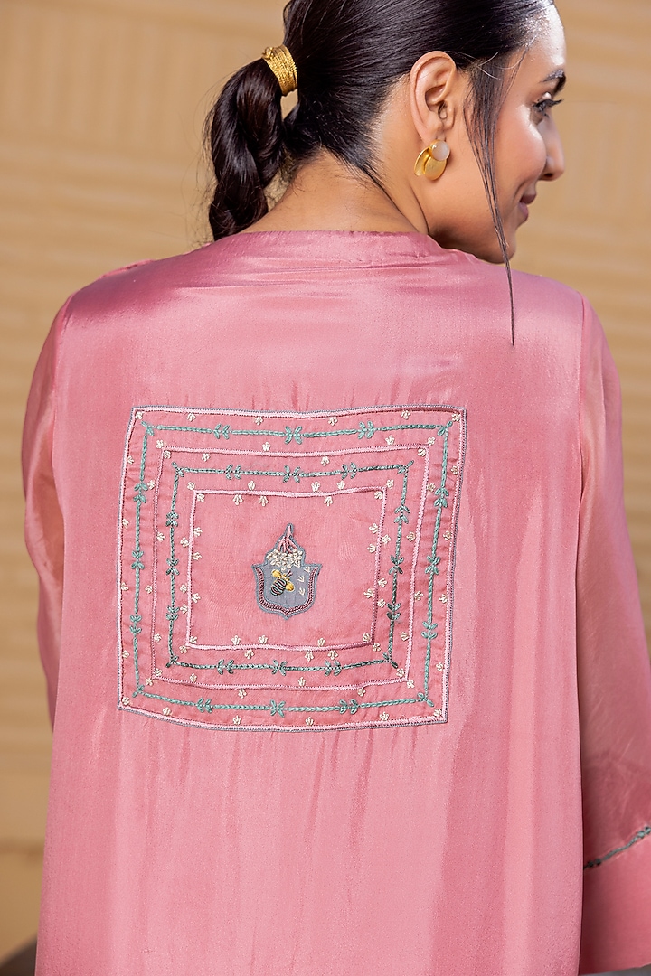 Pink Silk Thread Embroidered Kaftan Set by JANKI INDIA at Pernia's Pop Up Shop