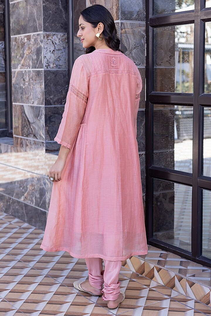 Peach Chanderi Resham Embroidered Kurta Set by JANKI INDIA at Pernia's Pop Up Shop