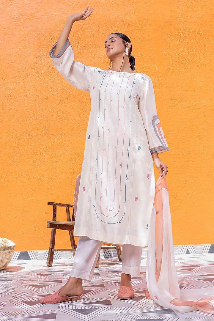 Ivory Silk Embroidered Kurta Set by JANKI INDIA at Pernia's Pop Up Shop