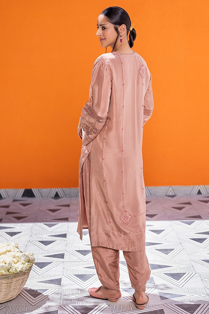 Rose Gold Organza Thread Embroidered Kurta Set by JANKI INDIA at Pernia's Pop Up Shop