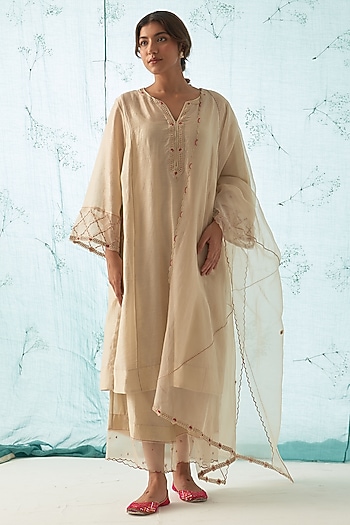 Beige Chanderi Kurta Set by JANKI INDIA at Pernia's Pop Up Shop