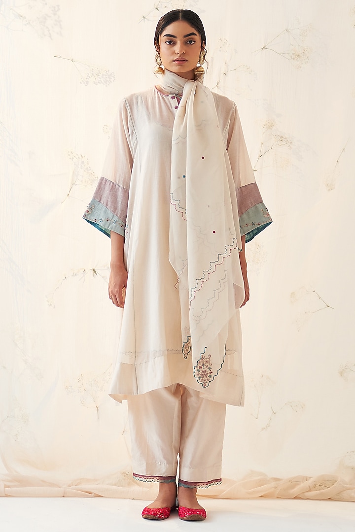 Ivory Chanderi Thread Hand Embroidered Kurta Set by JANKI INDIA at Pernia's Pop Up Shop