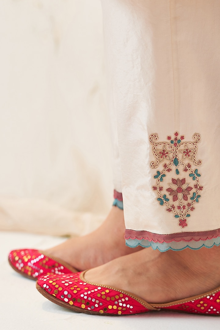 Ivory Chanderi Thread Hand Embroidered Kurta Set by JANKI INDIA at Pernia's Pop Up Shop