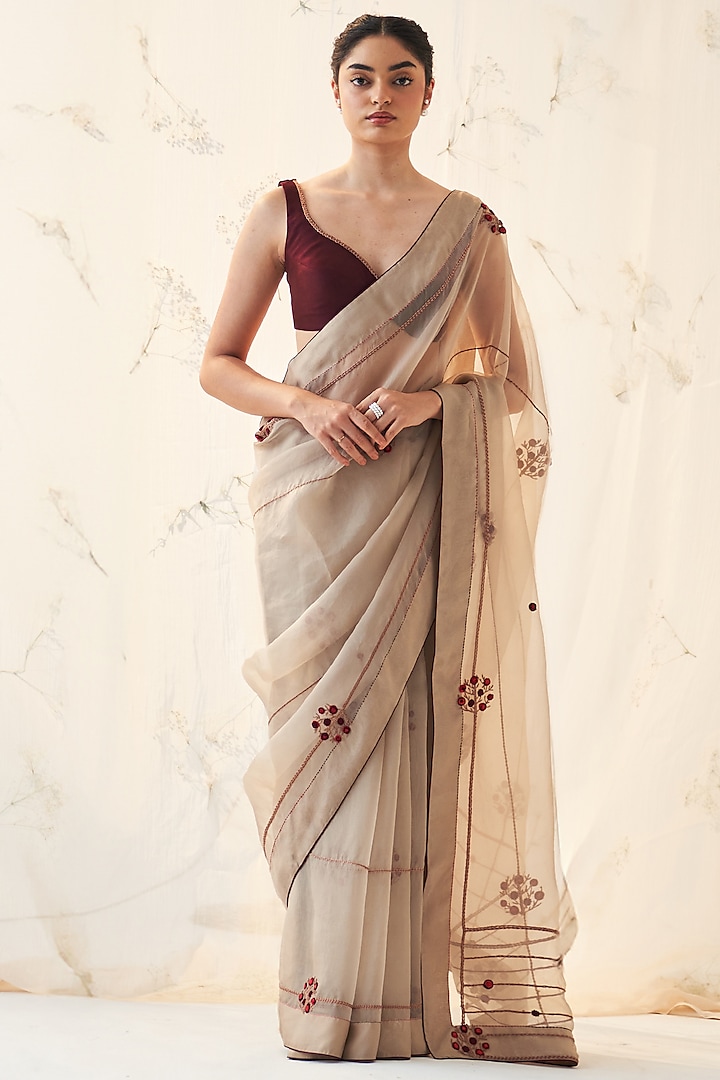Champagne Gold Organza Resham Embroidered Saree Set by JANKI INDIA at Pernia's Pop Up Shop