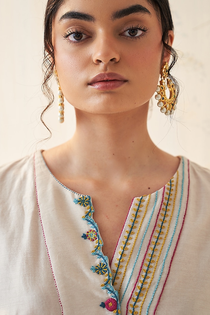 Ivory Chanderi Thread Work Kurta Set by JANKI INDIA at Pernia's Pop Up Shop
