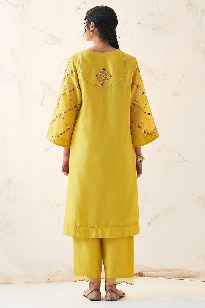 Yellow Chanderi Thread Work Kurta Set by JANKI INDIA at Pernia's Pop Up Shop