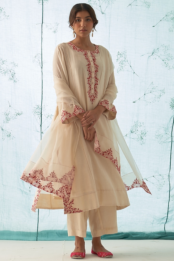 Ivory Chanderi Embroidered Kurta Set by JANKI INDIA at Pernia's Pop Up Shop