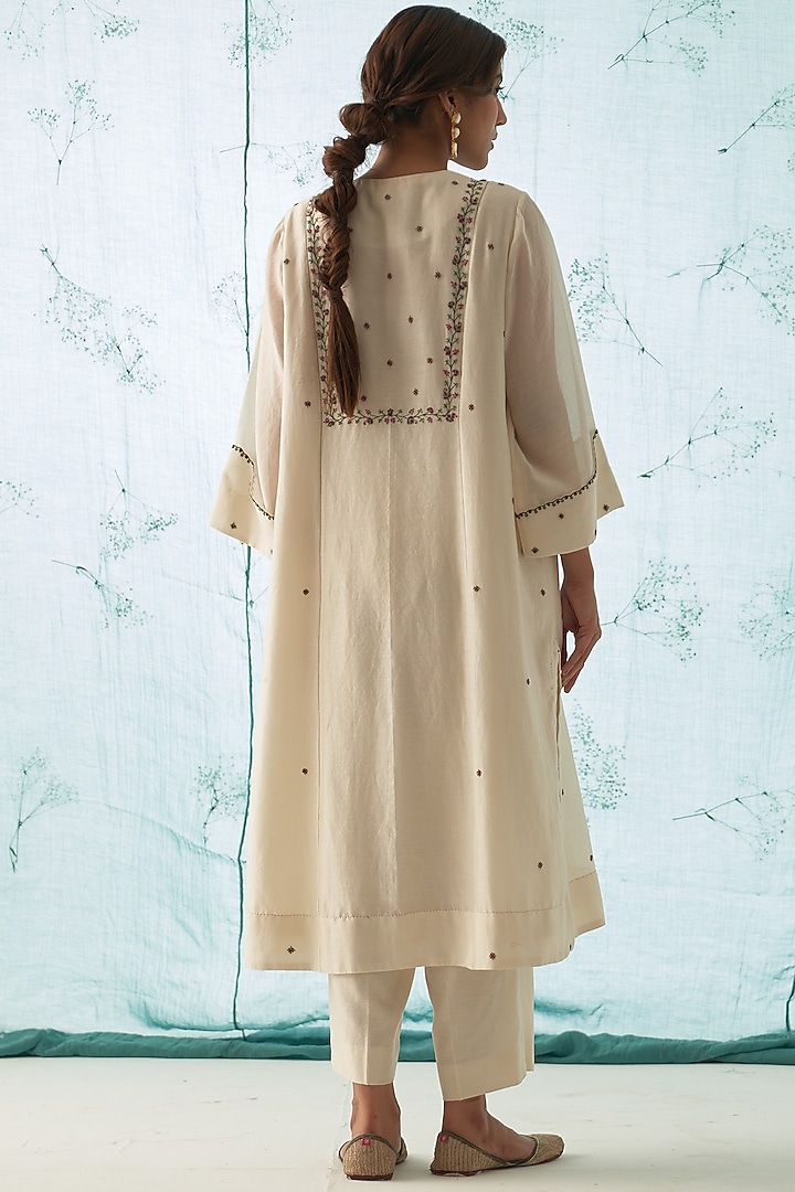 Ivory Chanderi Handwork Kurta Set by JANKI INDIA at Pernia's Pop Up Shop
