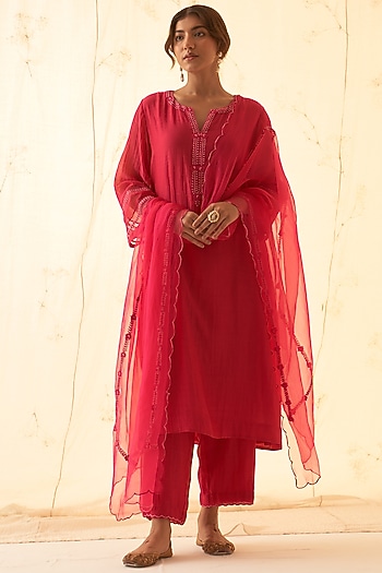 Fuchsia Chanderi Handwork & Embroidered Kurta Set by JANKI INDIA at Pernia's Pop Up Shop