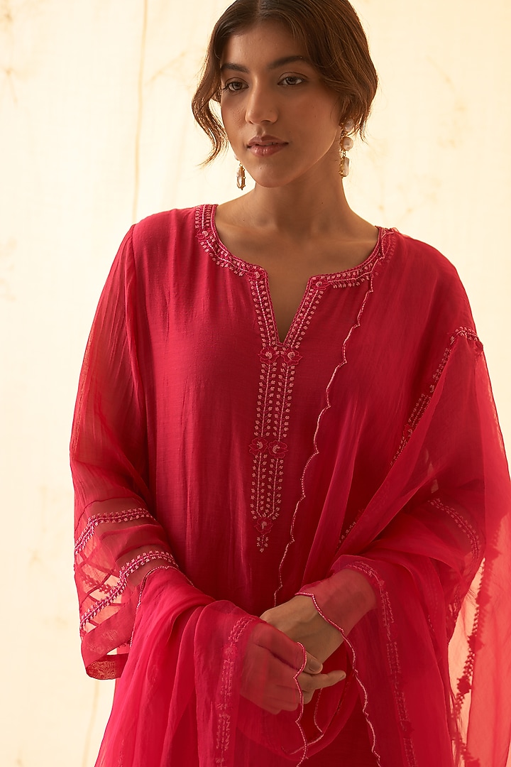 Fuchsia Chanderi Handwork & Embroidered Kurta Set by JANKI INDIA at Pernia's Pop Up Shop