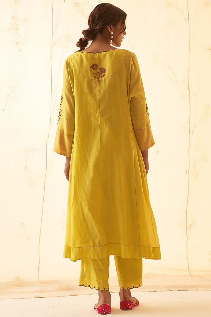 Yellow Organic Chanderi Embroidered Kurta Set by JANKI INDIA at Pernia's Pop Up Shop