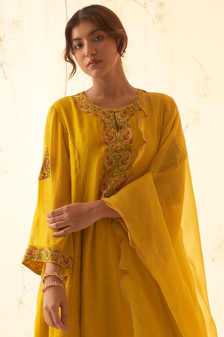 Yellow Chanderi Embroidered Kurta Set by JANKI INDIA at Pernia's Pop Up Shop