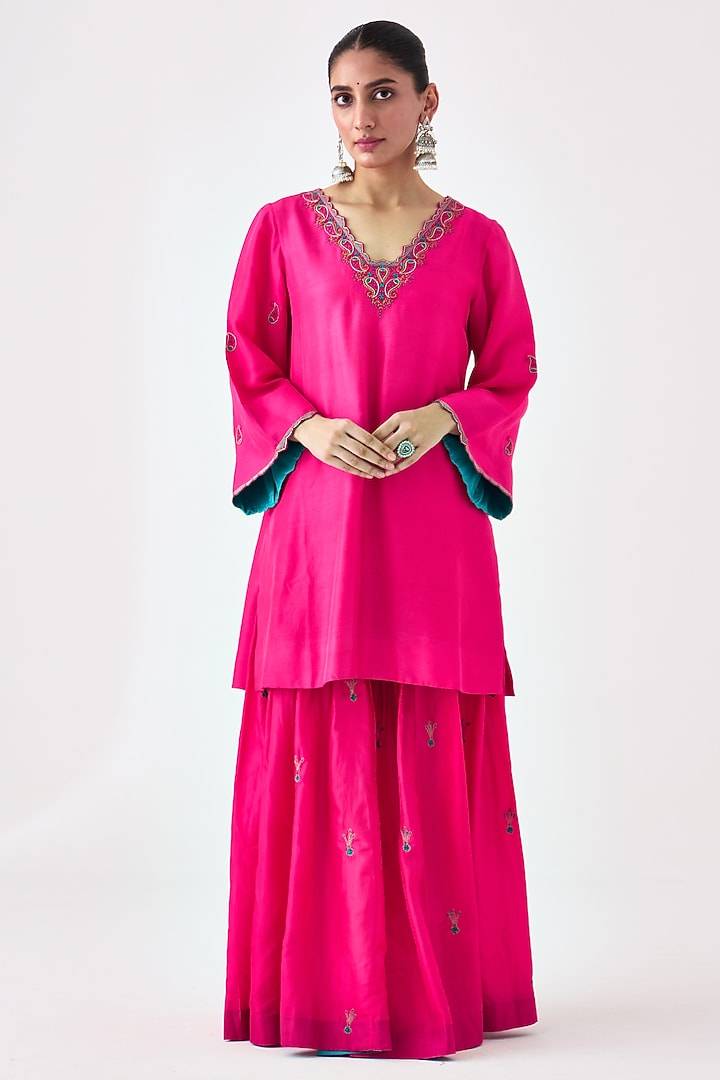 Fuchsia Dupion Silk Embroidered Kurta Set by JANKI INDIA at Pernia's Pop Up Shop
