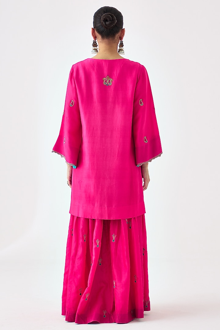 Fuchsia Dupion Silk Embroidered Kurta Set by JANKI INDIA at Pernia's Pop Up Shop