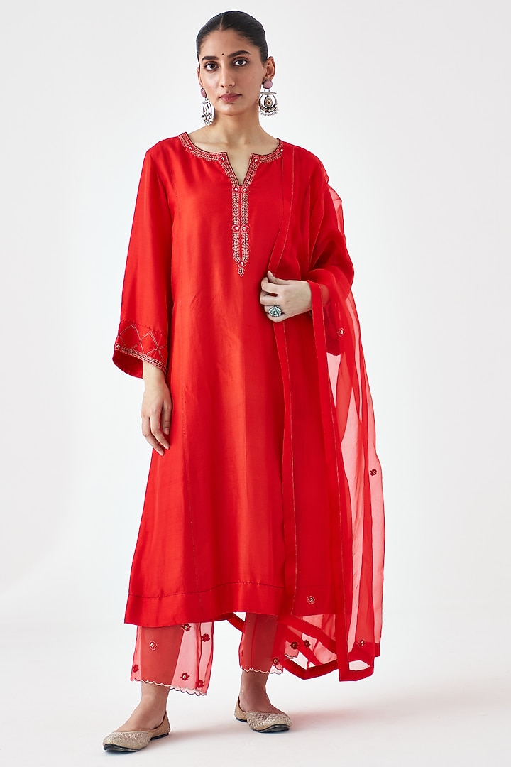 Red Dupion Silk Embroidered Kurta Set by JANKI INDIA at Pernia's Pop Up Shop