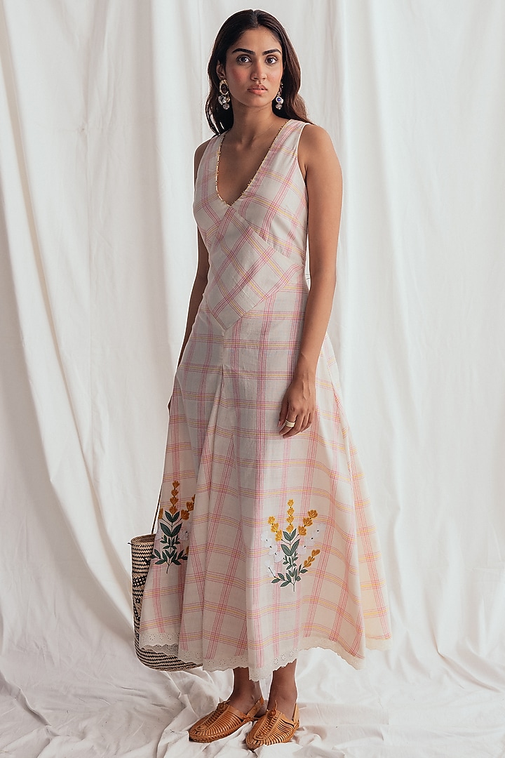 Pink & White Cotton Embroidered Vacation Dress by Jodi at Pernia's Pop Up Shop