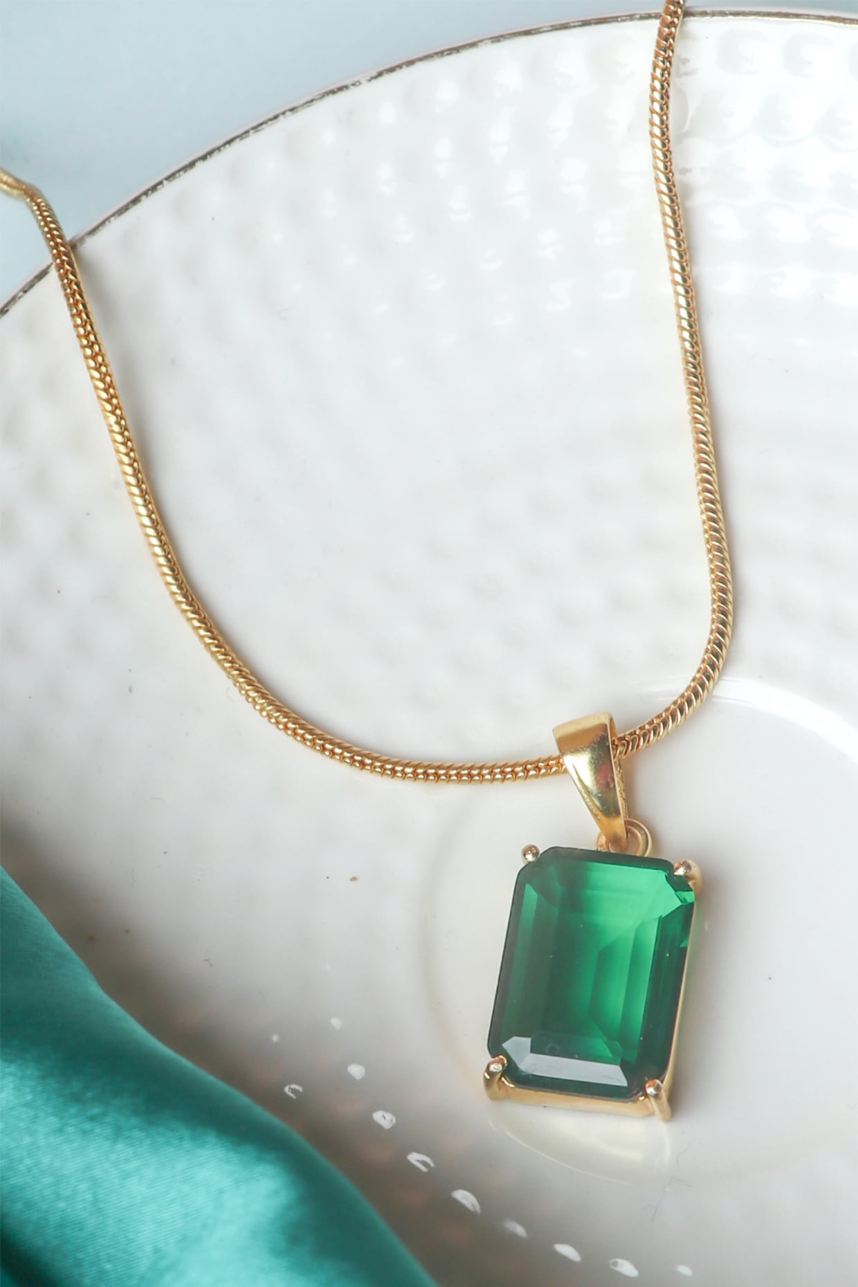 Bridal Emerald Green Kundan Long Necklace Set – Curio Cottage
