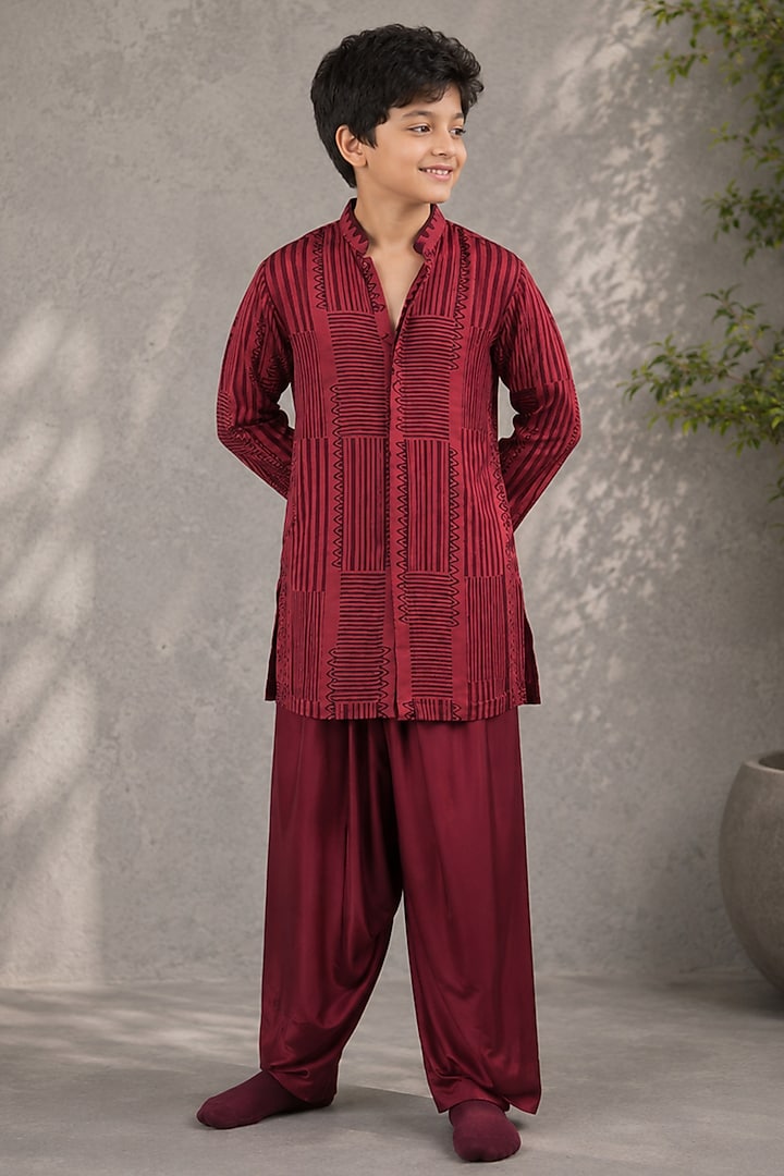 Wine Cotton Satin Printed Kurta Set For Boys by Jorah Kids at Pernia's Pop Up Shop
