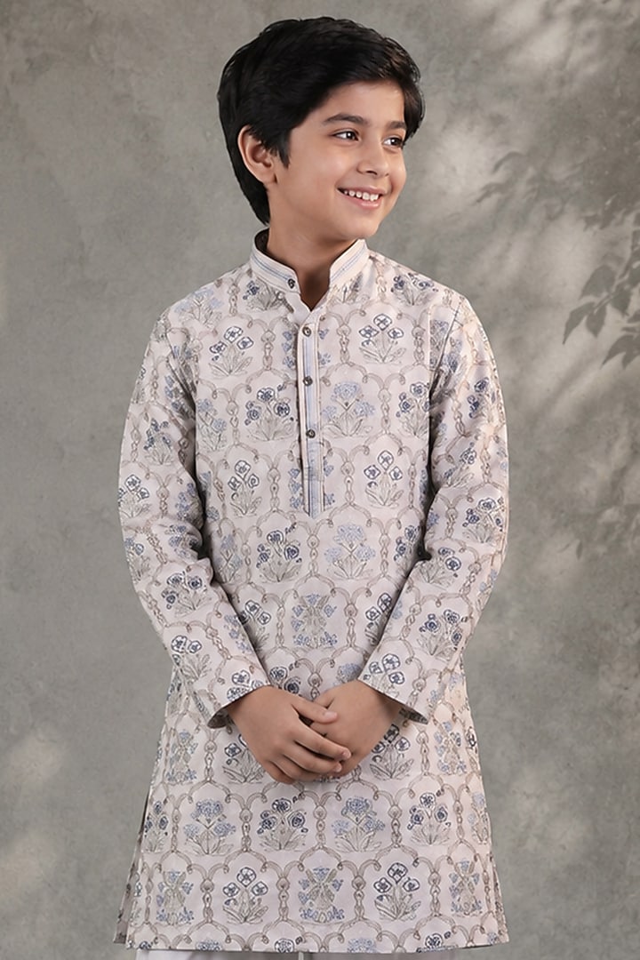 White Cotton Silk Embroidered Kurta Set For Boys by Jorah Kids at Pernia's Pop Up Shop