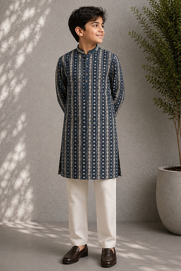 Grey Silk Bandhani Printed Kurta Set For Boys by Jorah Kids at Pernia's Pop Up Shop