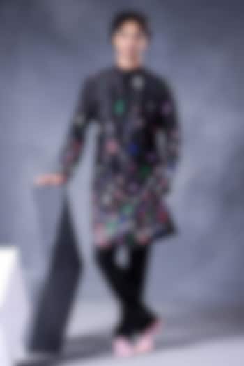 Black Pure Chanderi Silk Thread Embroidered Kurta Set by JORAH MEN at Pernia's Pop Up Shop