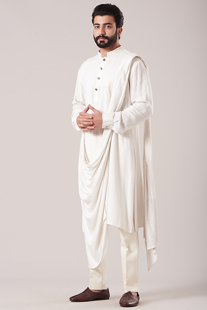 Off-White Moss Crepe Kurta With Waistcoat by Sarab Khanijou at Pernia's Pop Up Shop