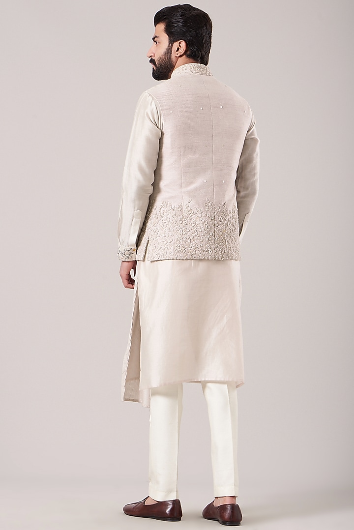 Light Peach Cotton Silk Embroidered Kurta Set by Sarab Khanijou at Pernia's Pop Up Shop