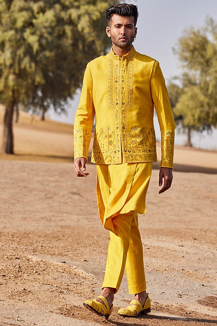 Yellow Silk Floral & Thread Embroidered Bundi Jacket Set by Sarab Khanijou