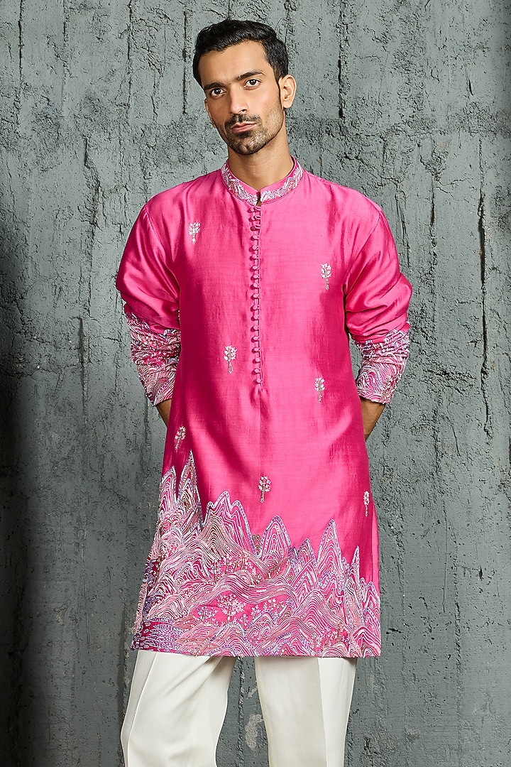 Pink Chanderi Silk Thread Embroidered Kurta Set by Sarab Khanijou at Pernia's Pop Up Shop