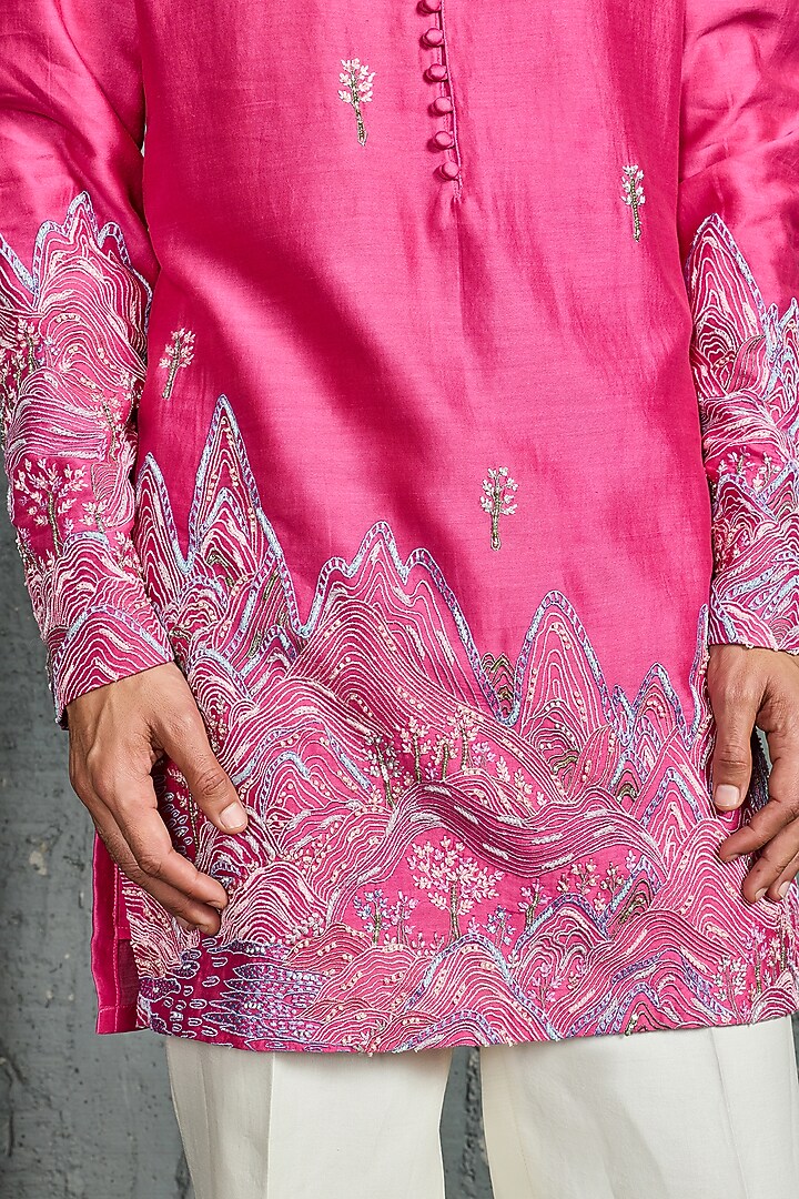 Pink Chanderi Silk Thread Embroidered Kurta Set by Sarab Khanijou at Pernia's Pop Up Shop
