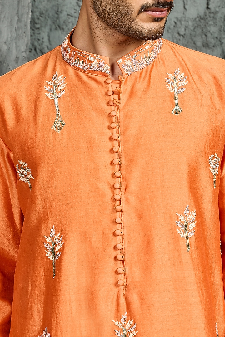 Orange Chanderi Silk Thread Embroidered Kurta Set by Sarab Khanijou at Pernia's Pop Up Shop