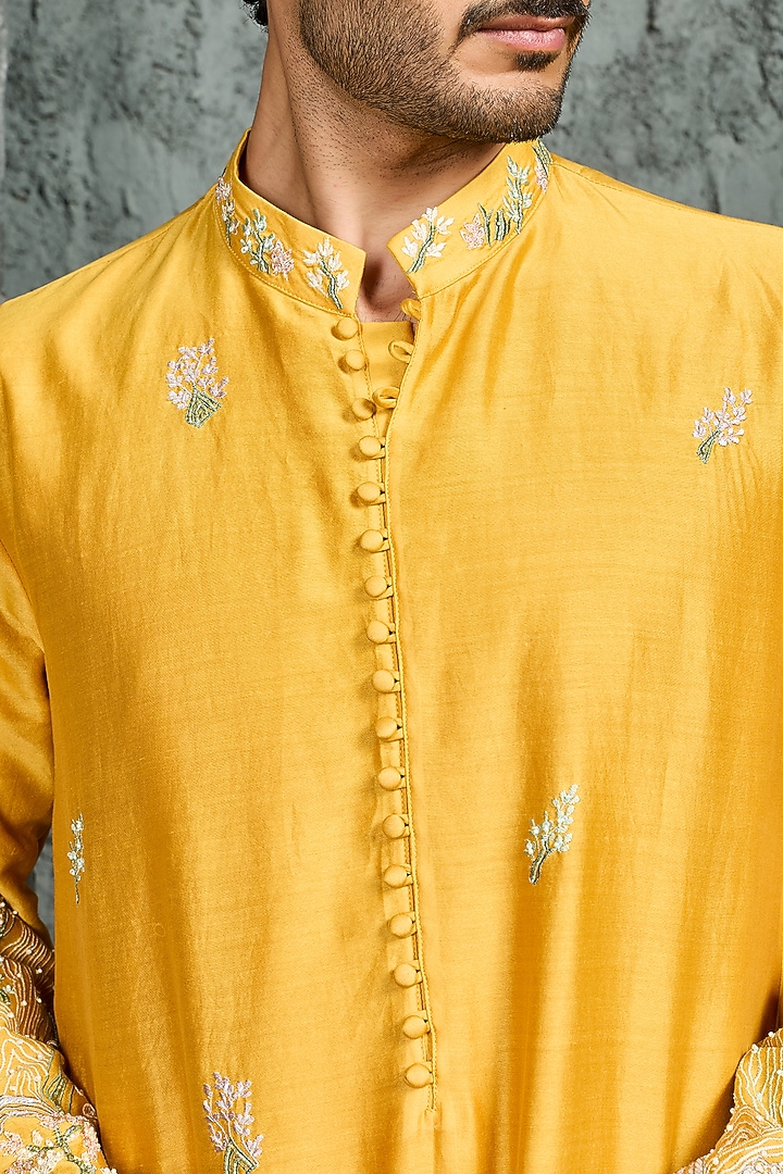 Yellow Chanderi Silk Thread Embroidered Kurta Set by Sarab Khanijou at Pernia's Pop Up Shop