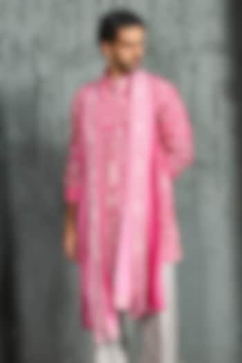 Pink Chanderi Silk Cutdana Embroidered Kurta Set by Sarab Khanijou at Pernia's Pop Up Shop
